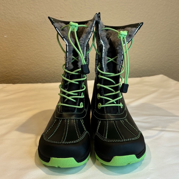 UGG® Kids Size 1 Butte II CWR Glow Graphic Waterproof Snow Boot - Picture 7 of 12